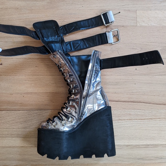 Metallic Current Mood Guardian Boots - Picture 13 of 13